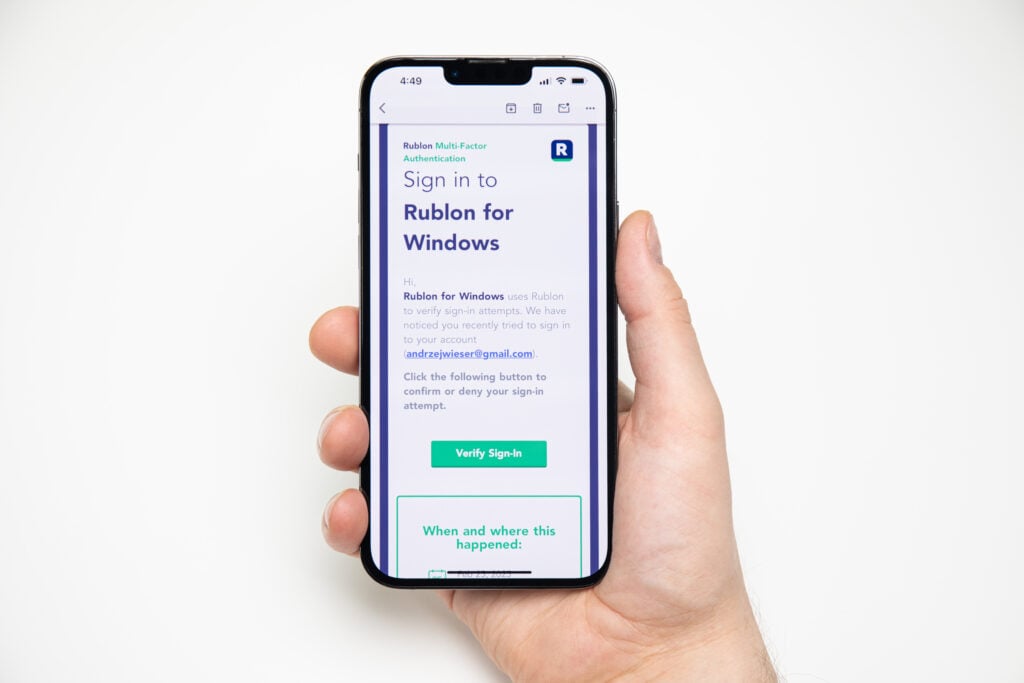 User receiving an Email Link