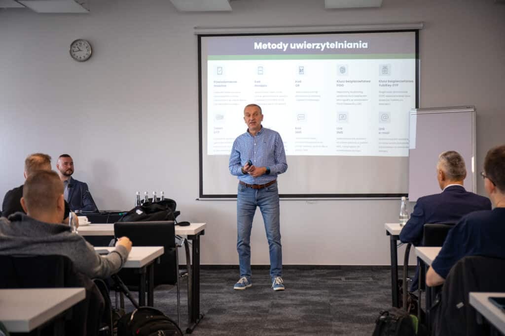 Przemyslaw Kucharzewski opened the training by highlighting multi-factor authentication as a cornerstone of the cybersecurity ecosystem.